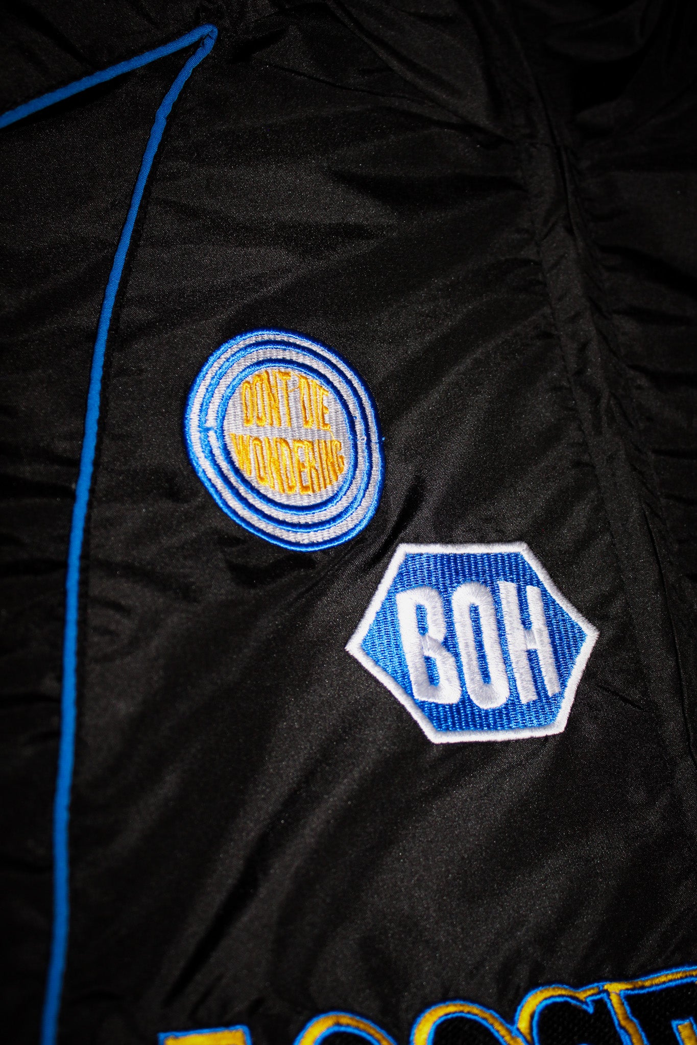 Looseneckka Windbreaker Jacket