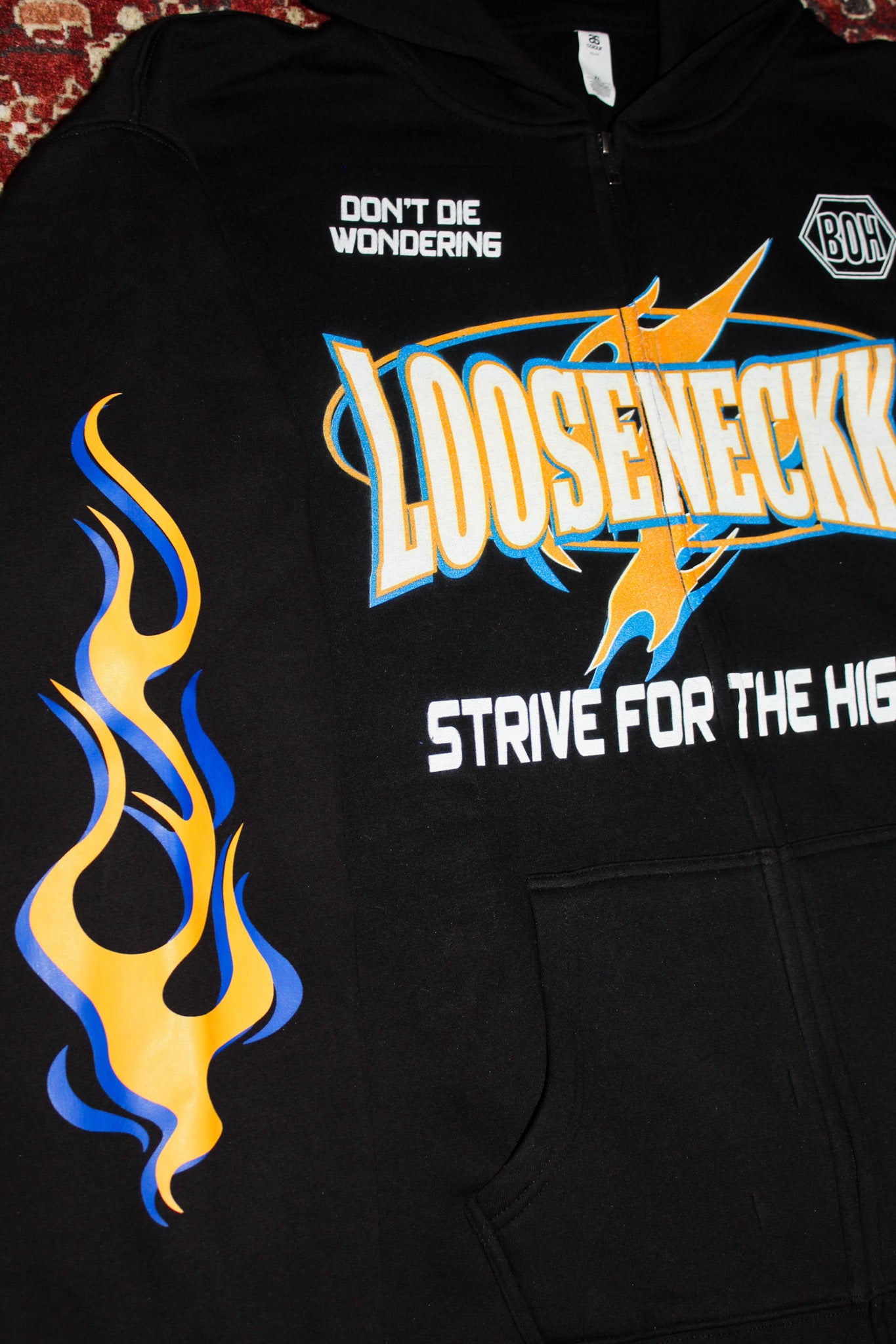 Looseneckka Zipup